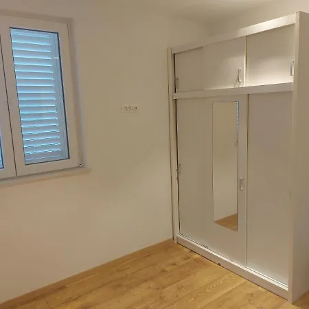 Apartment Romana *
